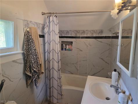 10918 Oliver Road Cleveland OH 44111