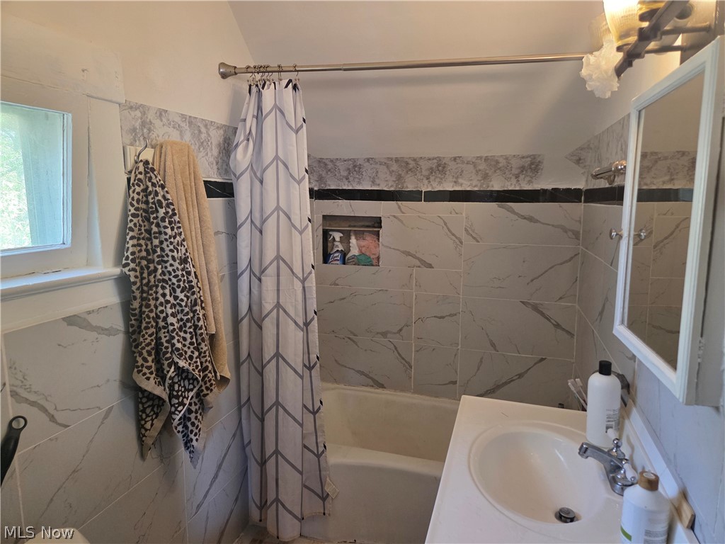 10918 Oliver Road Cleveland OH 44111