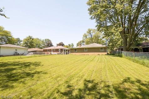 468 High Street Elyria OH 44035