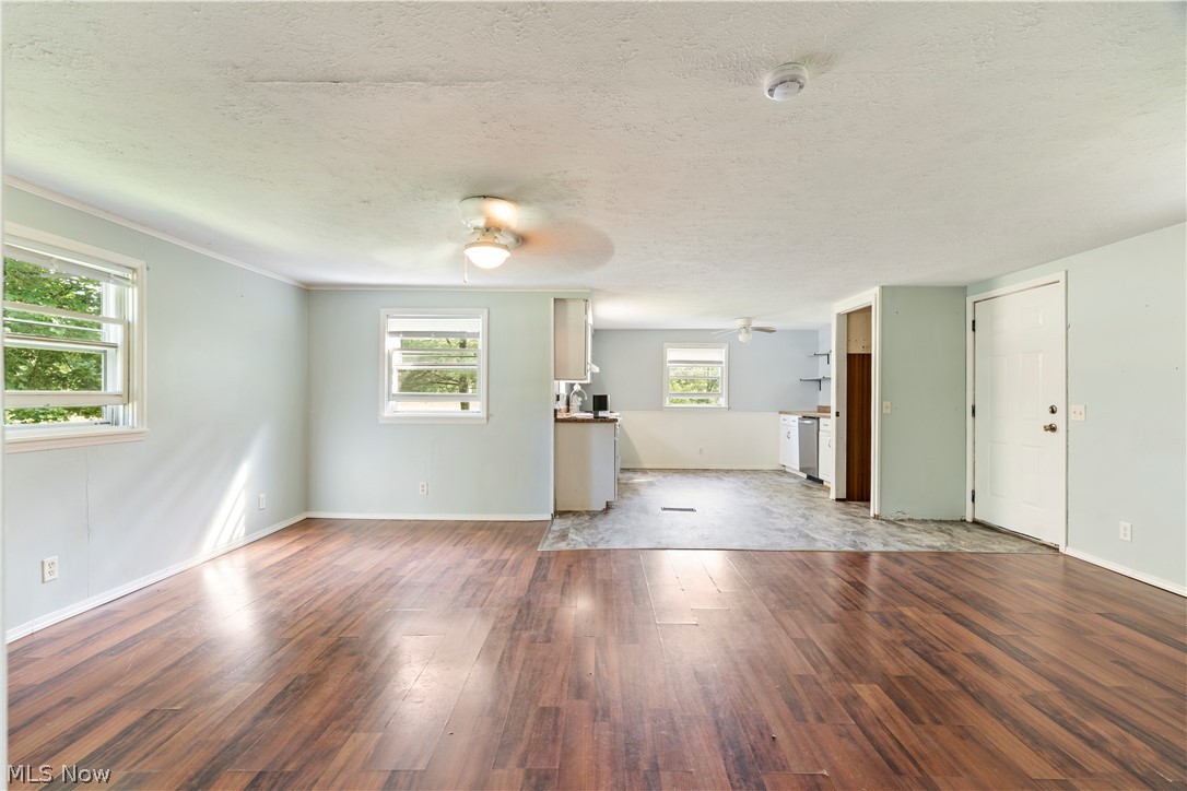 4659 State Route 39 NE New Philadelphia OH 44663