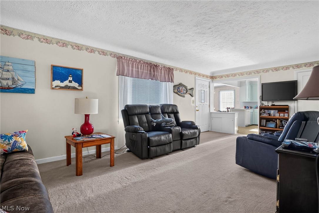 2825 E Center Street Conneaut OH 44030