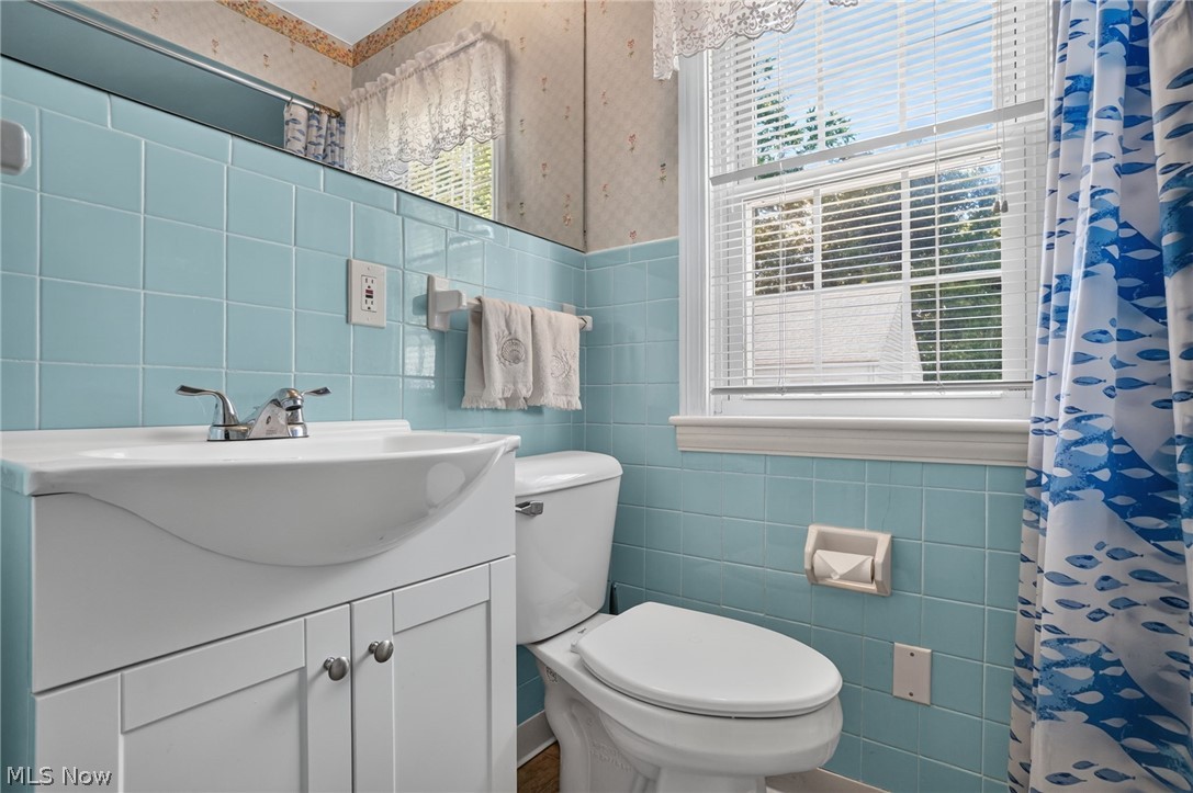 2825 E Center Street Conneaut OH 44030