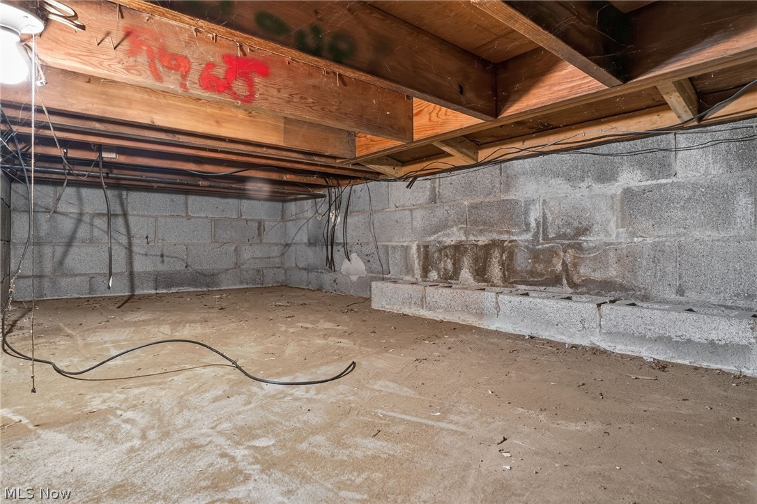 2825 E Center Street Conneaut OH 44030