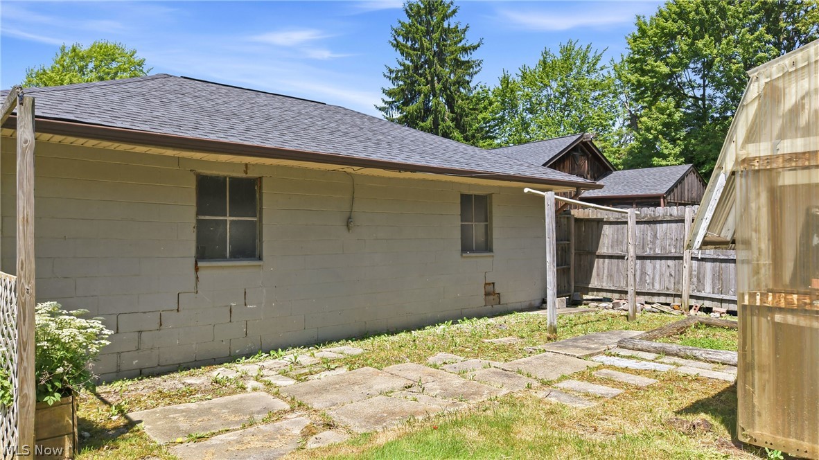2258 Howland Wilson Road Cortland OH 44410