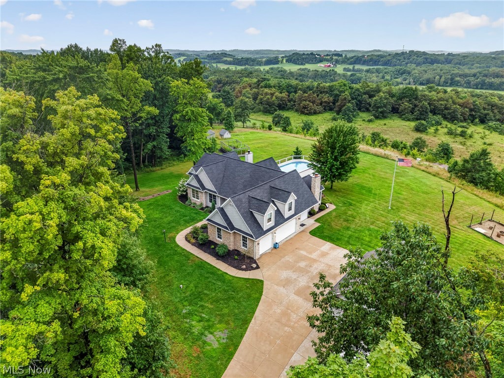 1029 Baird Avenue SE Paris OH 44669