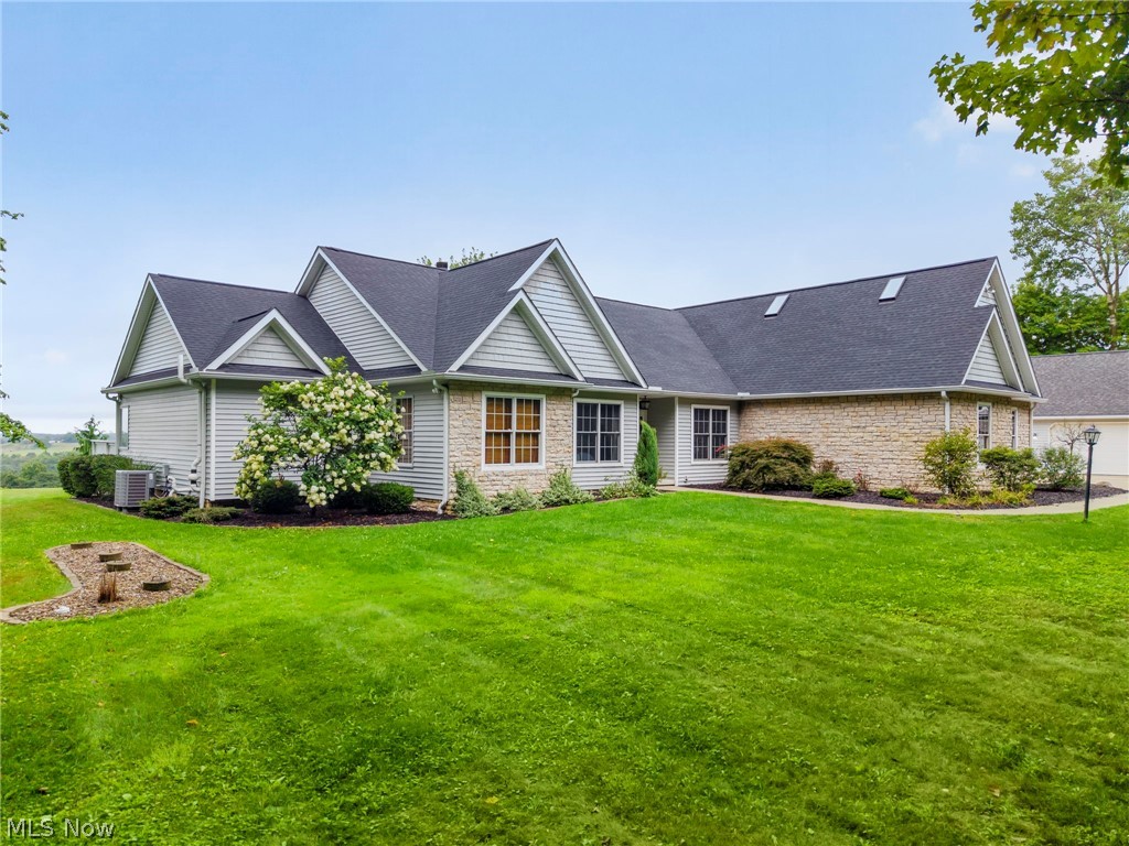 1029 Baird Avenue SE Paris OH 44669