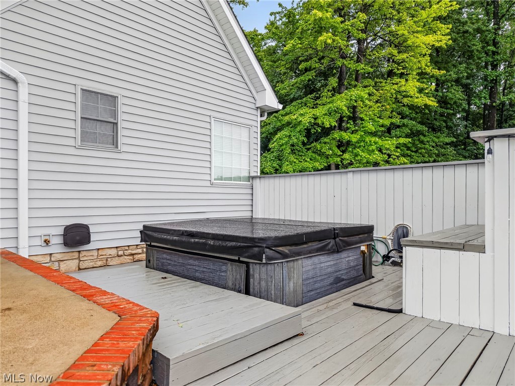1029 Baird Avenue SE Paris OH 44669