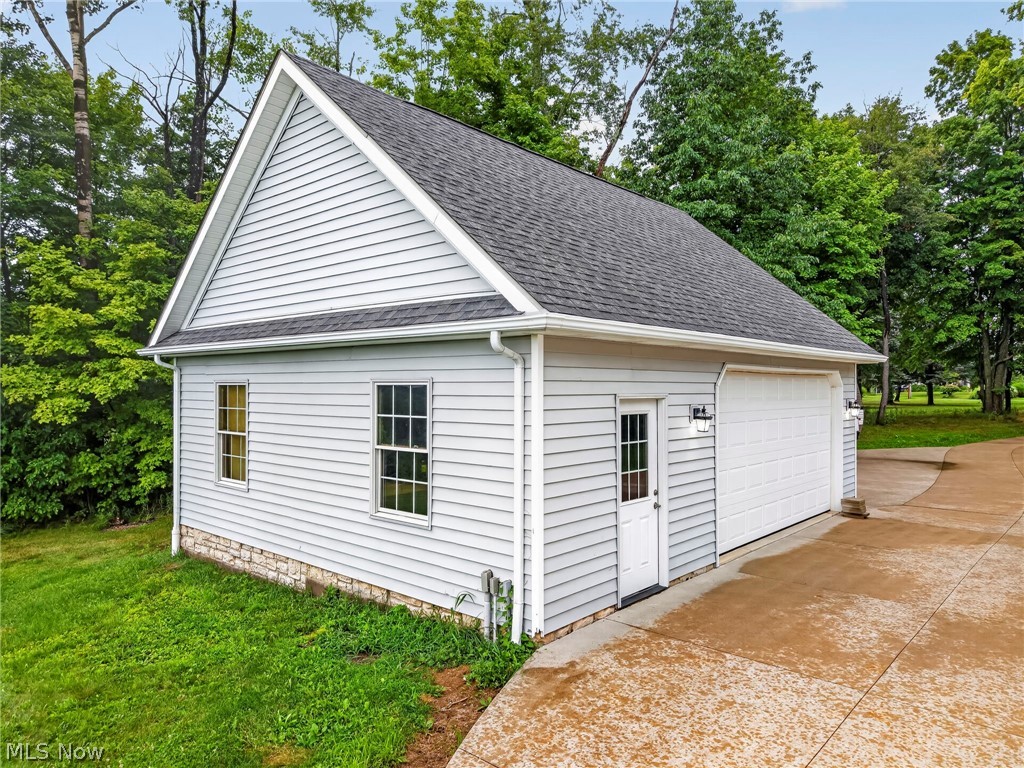 1029 Baird Avenue SE Paris OH 44669