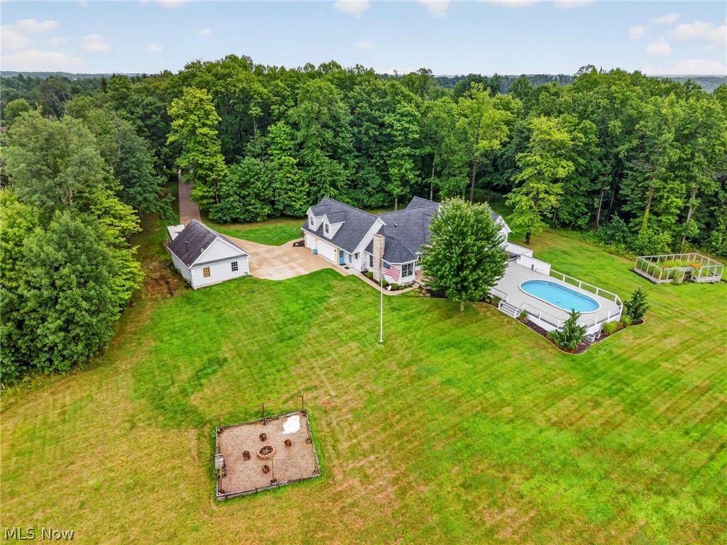 1029 Baird Avenue SE Paris OH 44669