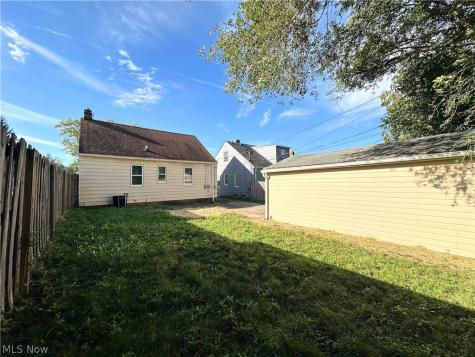 19265 Stockton Avenue Maple Heights OH 44137