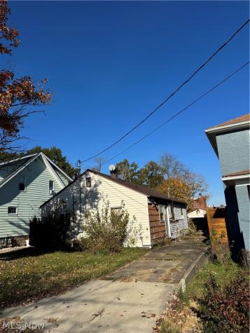 558 Arden Avenue Steubenville OH 43952