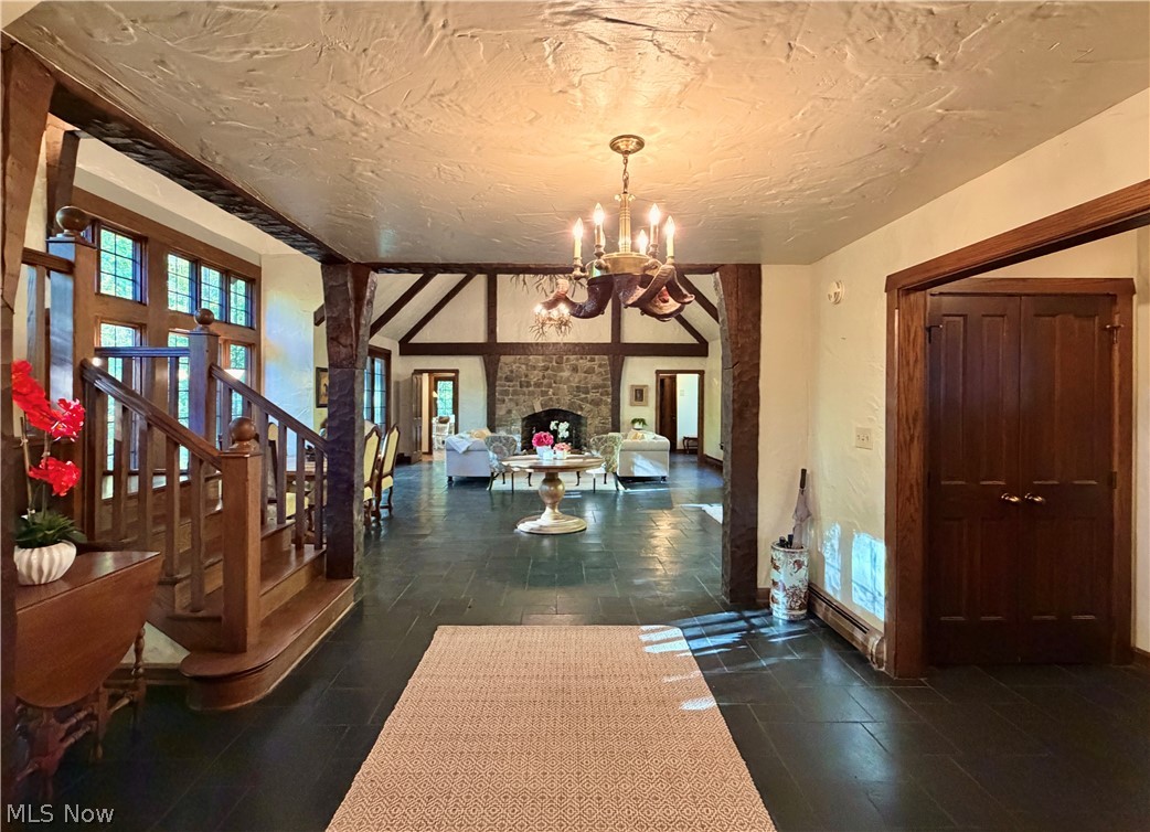 2040 County Line Road Gates Mills OH 44040