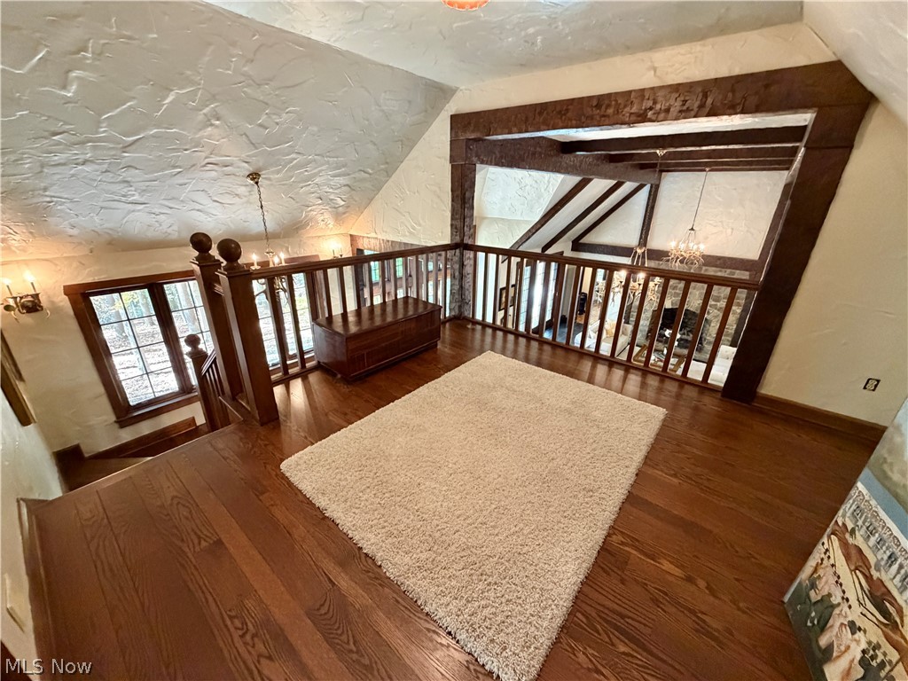 2040 County Line Road Gates Mills OH 44040