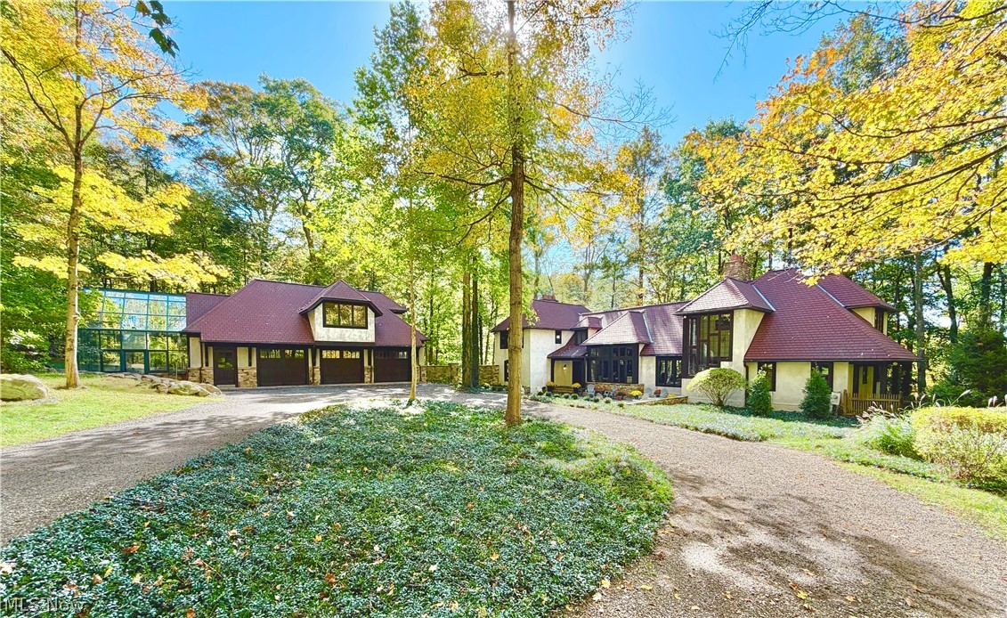 2040 County Line Road Gates Mills OH 44040