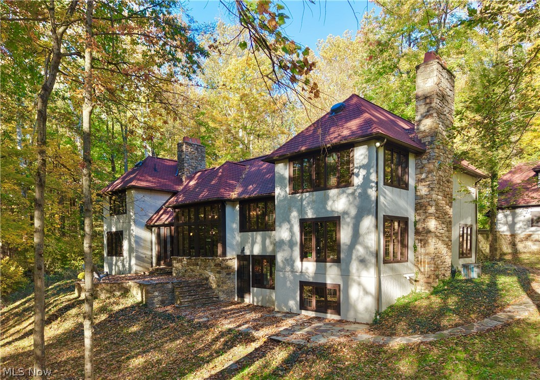 2040 County Line Road Gates Mills OH 44040