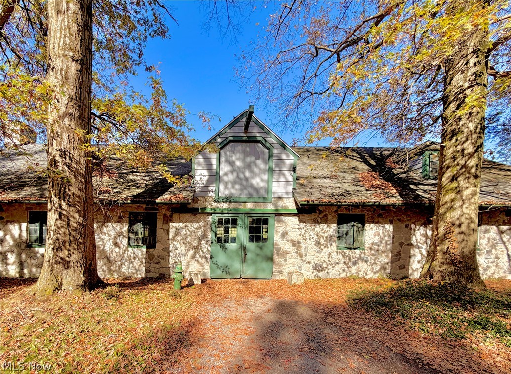 2040 County Line Road Gates Mills OH 44040