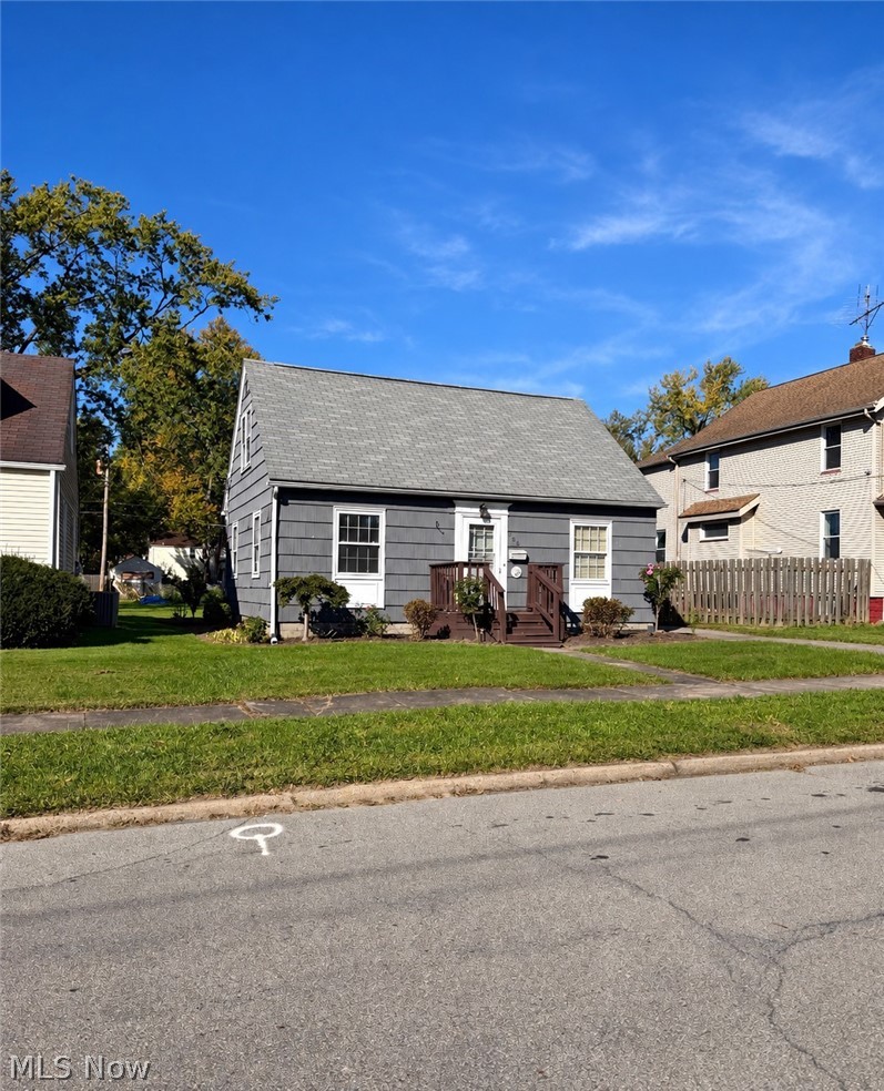588 Adelaide Avenue SE Warren OH 44483