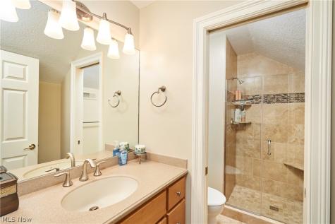 662 Heatherleigh Drive Akron OH 44333