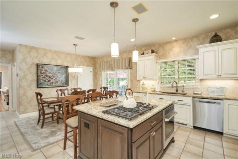 662 Heatherleigh Drive Akron OH 44333