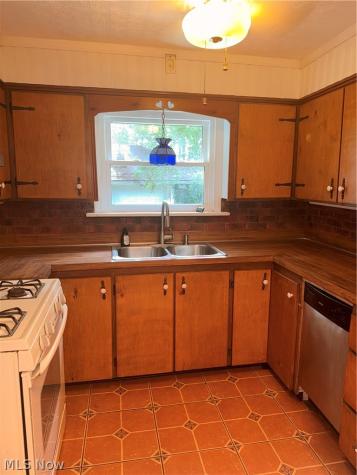 3370 W 136th Street Cleveland OH 44111
