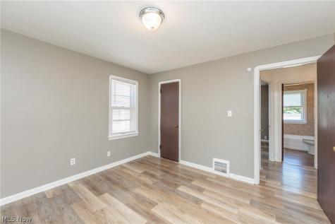 5239 E 115th Street Garfield Heights OH 44125
