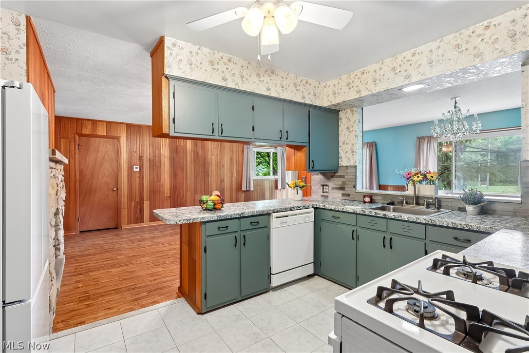 15186 Drake Road Strongsville OH 44136