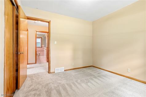 15186 Drake Road Strongsville OH 44136