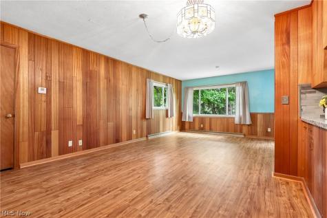 15186 Drake Road Strongsville OH 44136