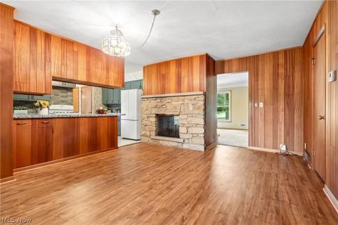 15186 Drake Road Strongsville OH 44136