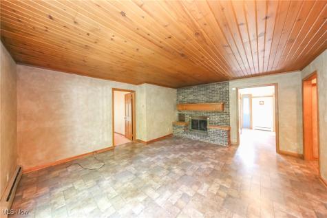 18000 W Western Reserve Road North Benton OH 44449