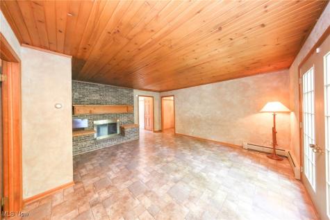 18000 W Western Reserve Road North Benton OH 44449