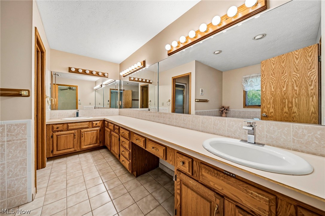 2898 Oakwood Drive Willoughby Hills OH 44094
