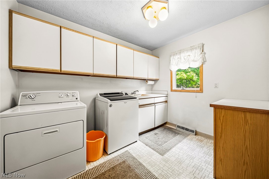 2898 Oakwood Drive Willoughby Hills OH 44094