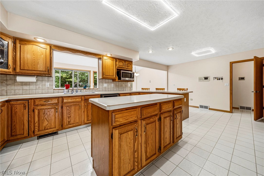 2898 Oakwood Drive Willoughby Hills OH 44094