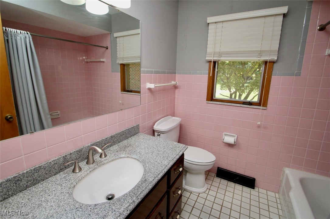 1051 Belwood Drive Highland Heights OH 44143