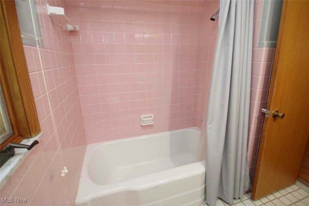 1051 Belwood Drive Highland Heights OH 44143