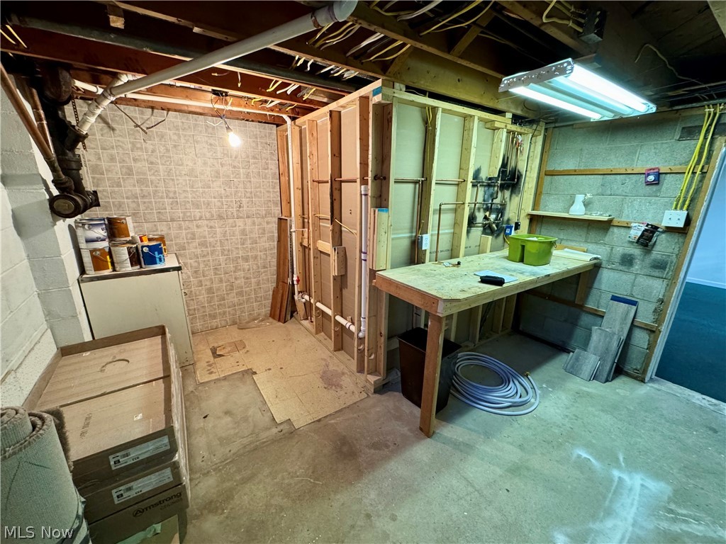 1648 Highland Lane Ashtabula OH 44004