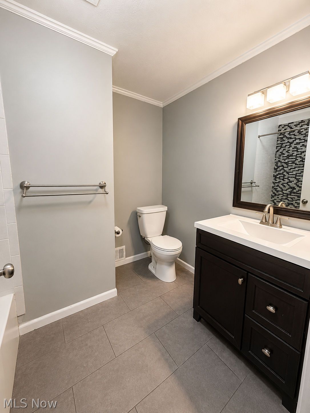 6137 Sherwood Drive North Olmsted OH 44070