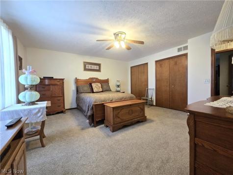 115 N Crestview Drive Creston OH 44217