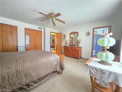 115 N Crestview Drive Creston OH 44217