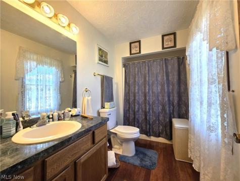 115 N Crestview Drive Creston OH 44217
