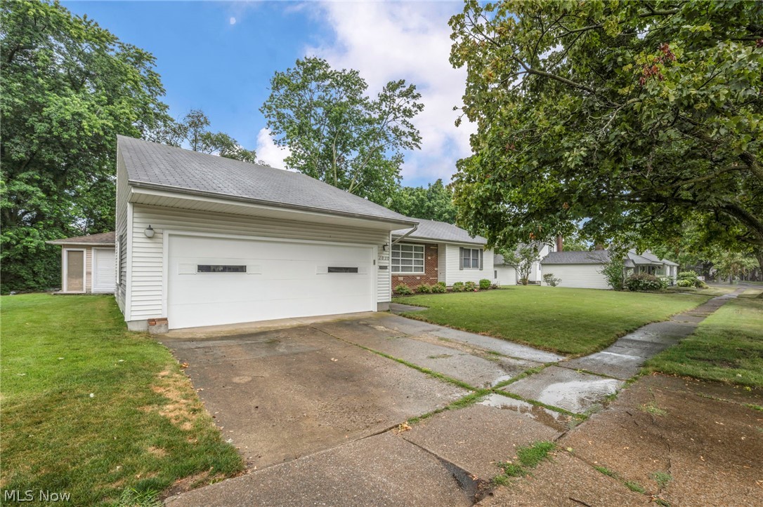 1030 Hillsdale Avenue Lorain OH 44052