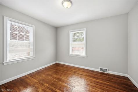 3889 Grenville Road University Heights OH 44118