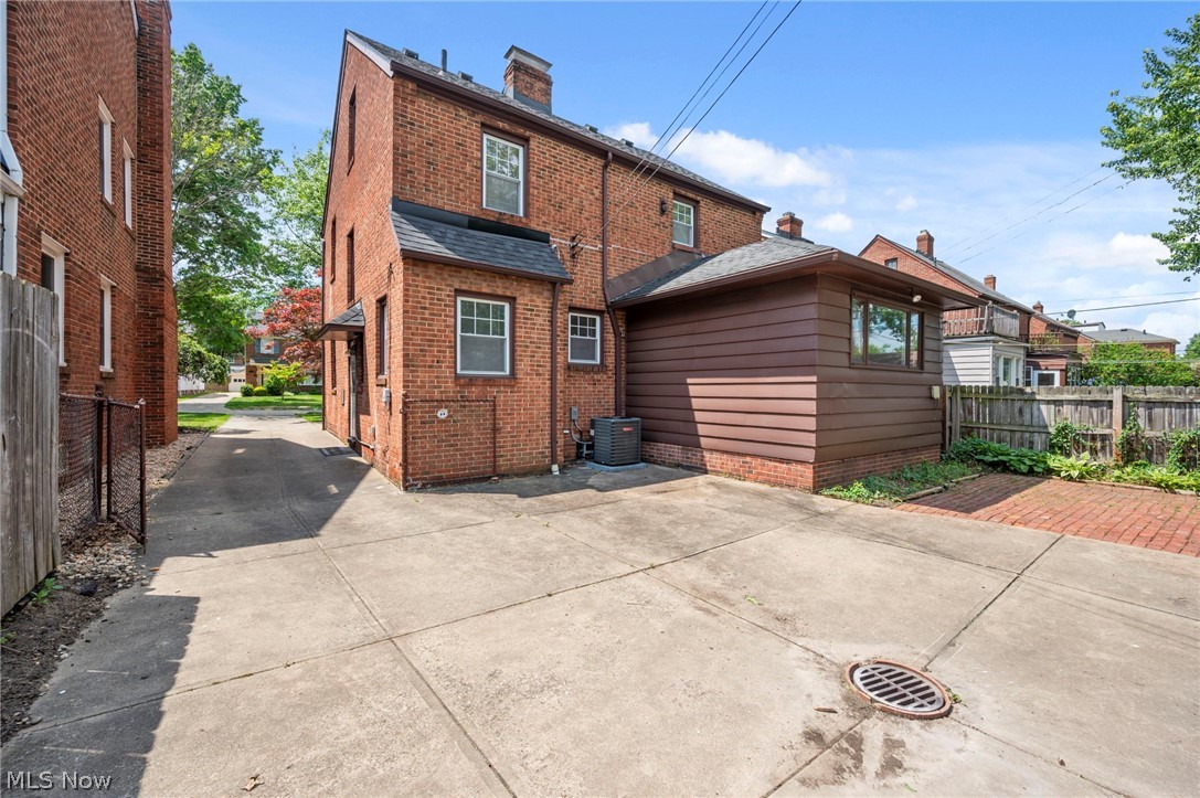 3889 Grenville Road University Heights OH 44118