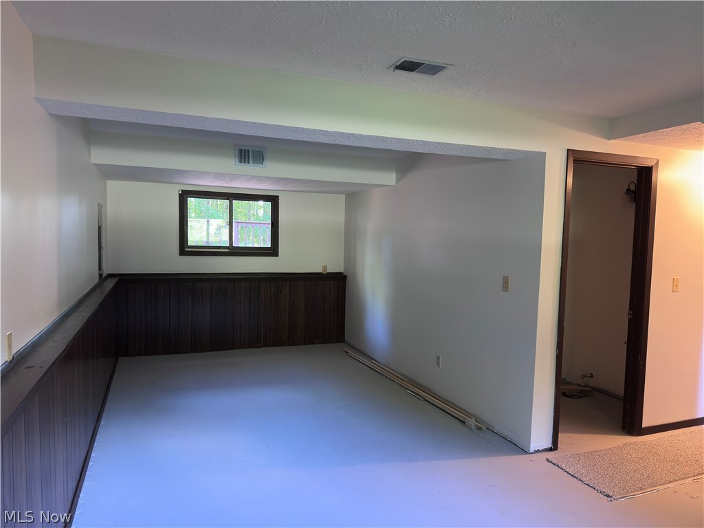 77 Leffingwell Drive Orwell OH 44076