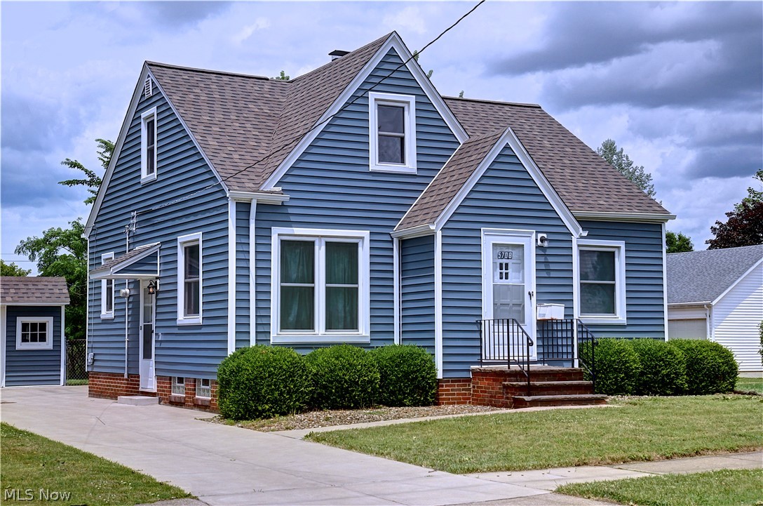 5708 Stickney Avenue Cleveland OH 44144