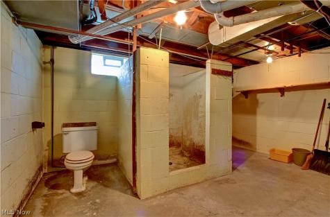 5708 Stickney Avenue Cleveland OH 44144
