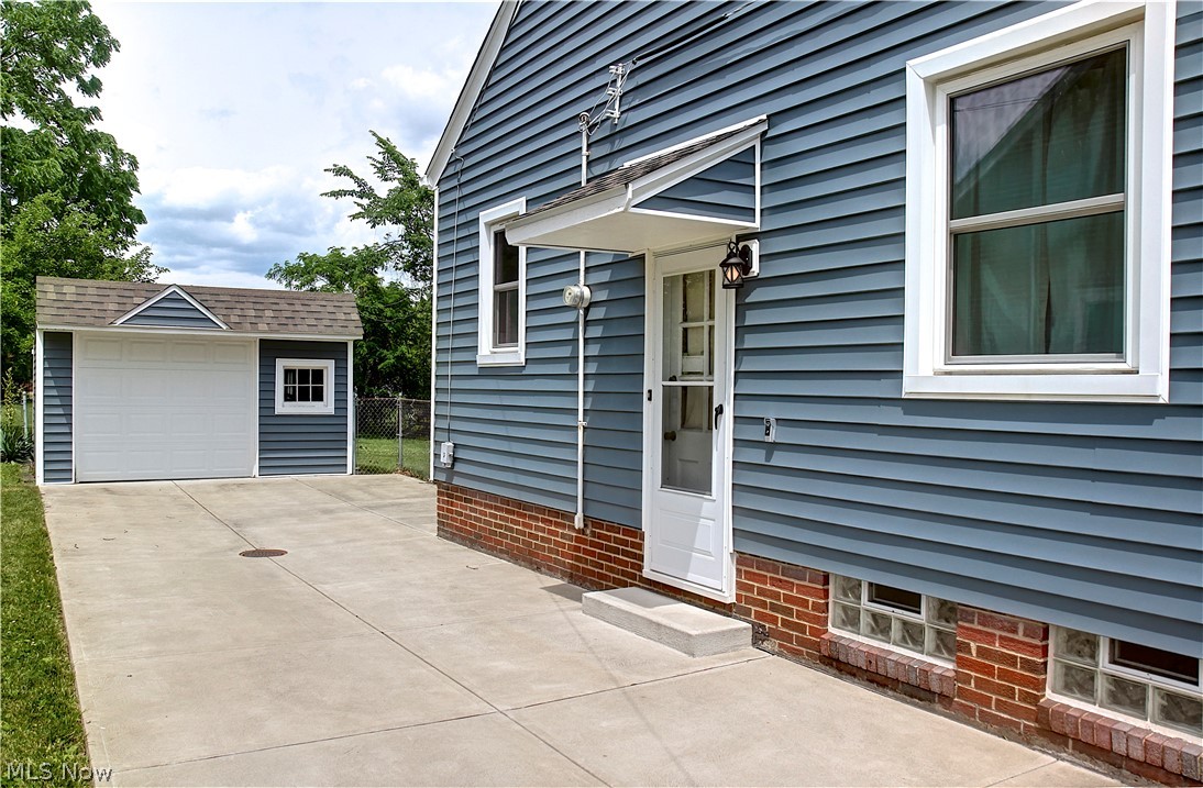 5708 Stickney Avenue Cleveland OH 44144