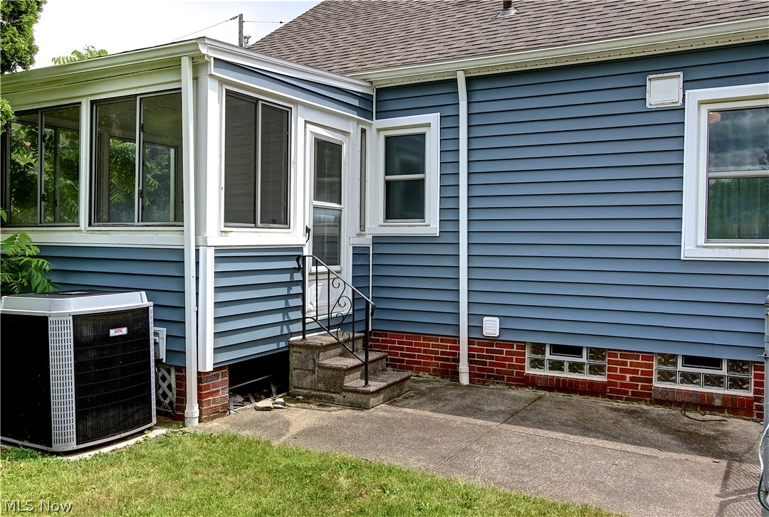 5708 Stickney Avenue Cleveland OH 44144