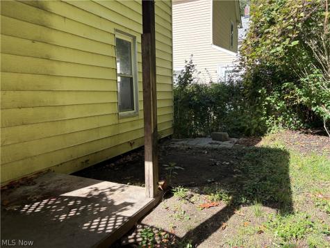 63 Rosalind Court Akron OH 44304